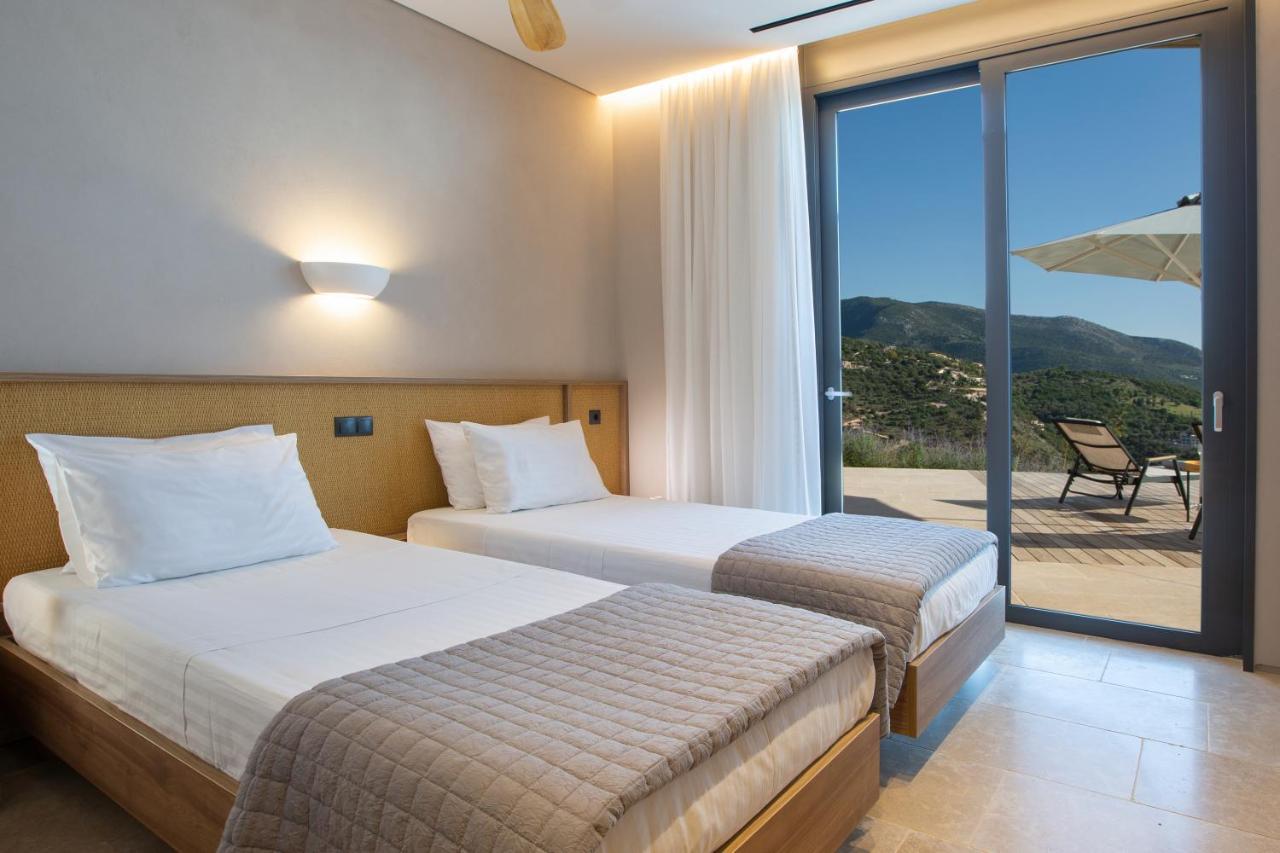 Blooms Of Sivota Bay - Luxury Villas With Private Heated Pool Esterno foto