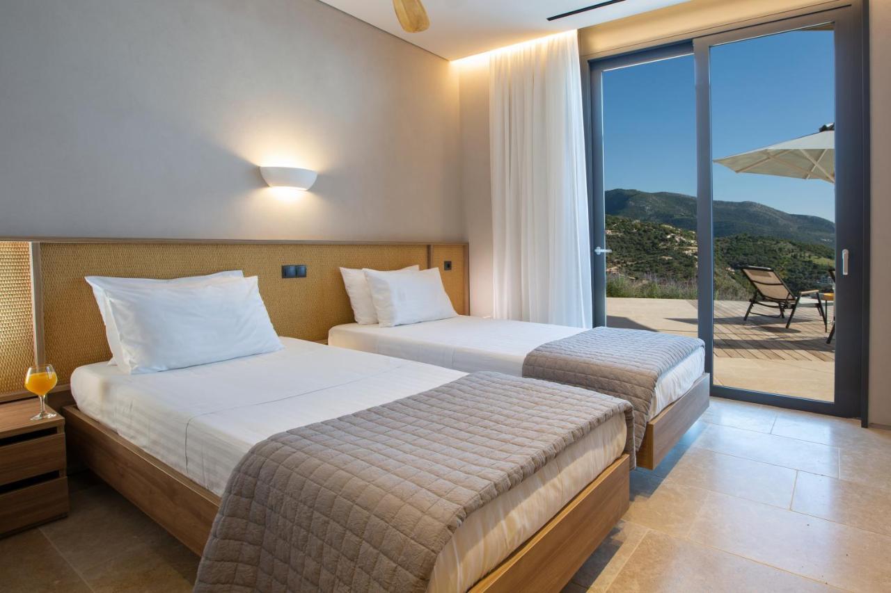 Blooms Of Sivota Bay - Luxury Villas With Private Heated Pool Esterno foto